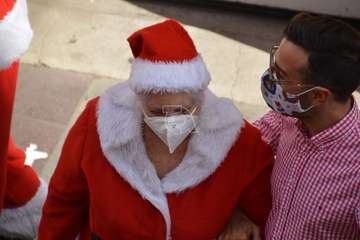 Presentación del proyecto 'Telde en Navidad' con presencia de Papá Noel y su esposa/TA.